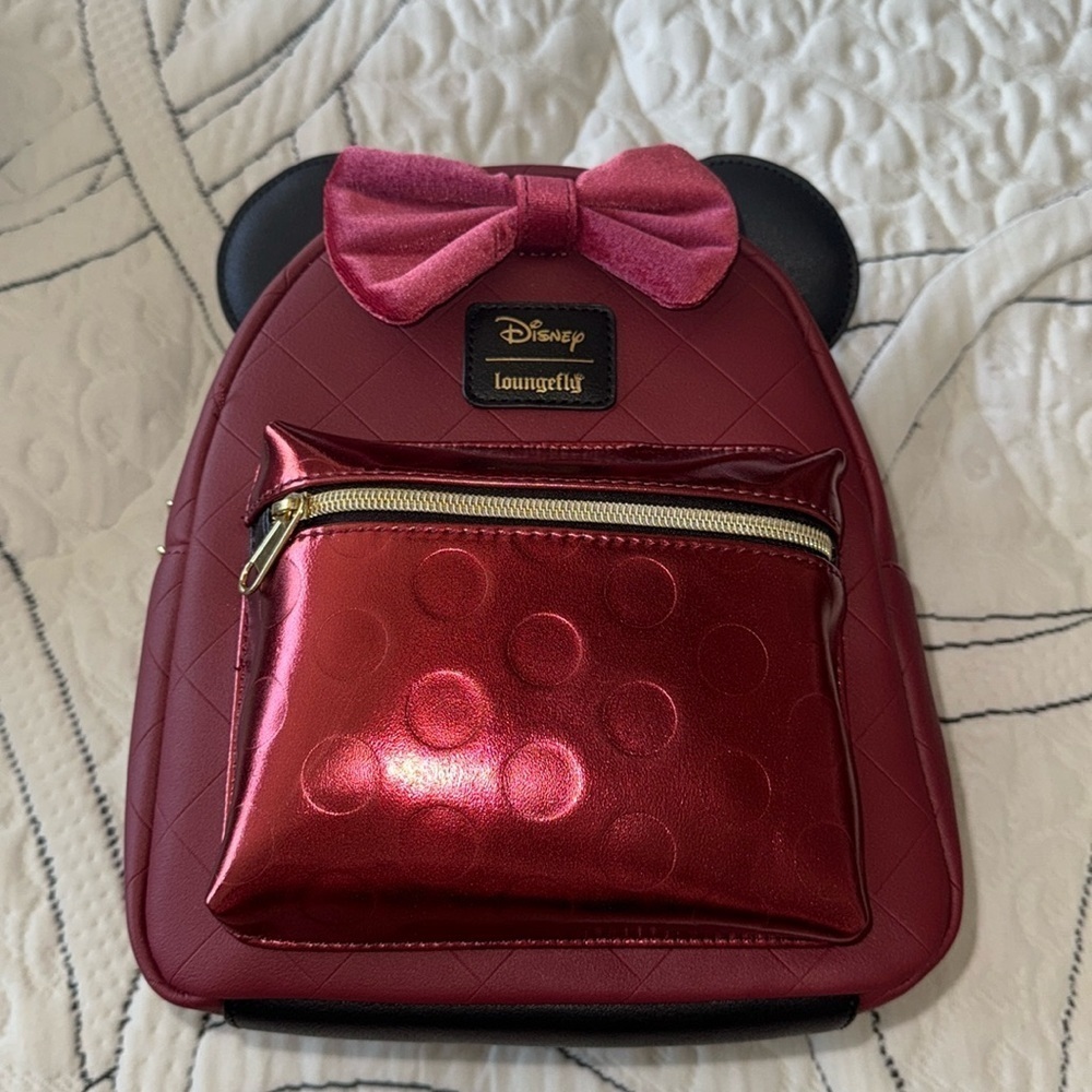Loungefly New with Tag/Bag backpack Minnie Mouse Black & Burgundy Quilted Disney